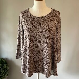 LOGO by Lori Goldstein multi color animal print knit top oversized M 3/4 sleeve